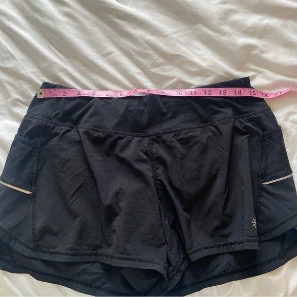 Athleta Ready Set Go Reflective Shorts Sz Medium - Picture 6 of 8